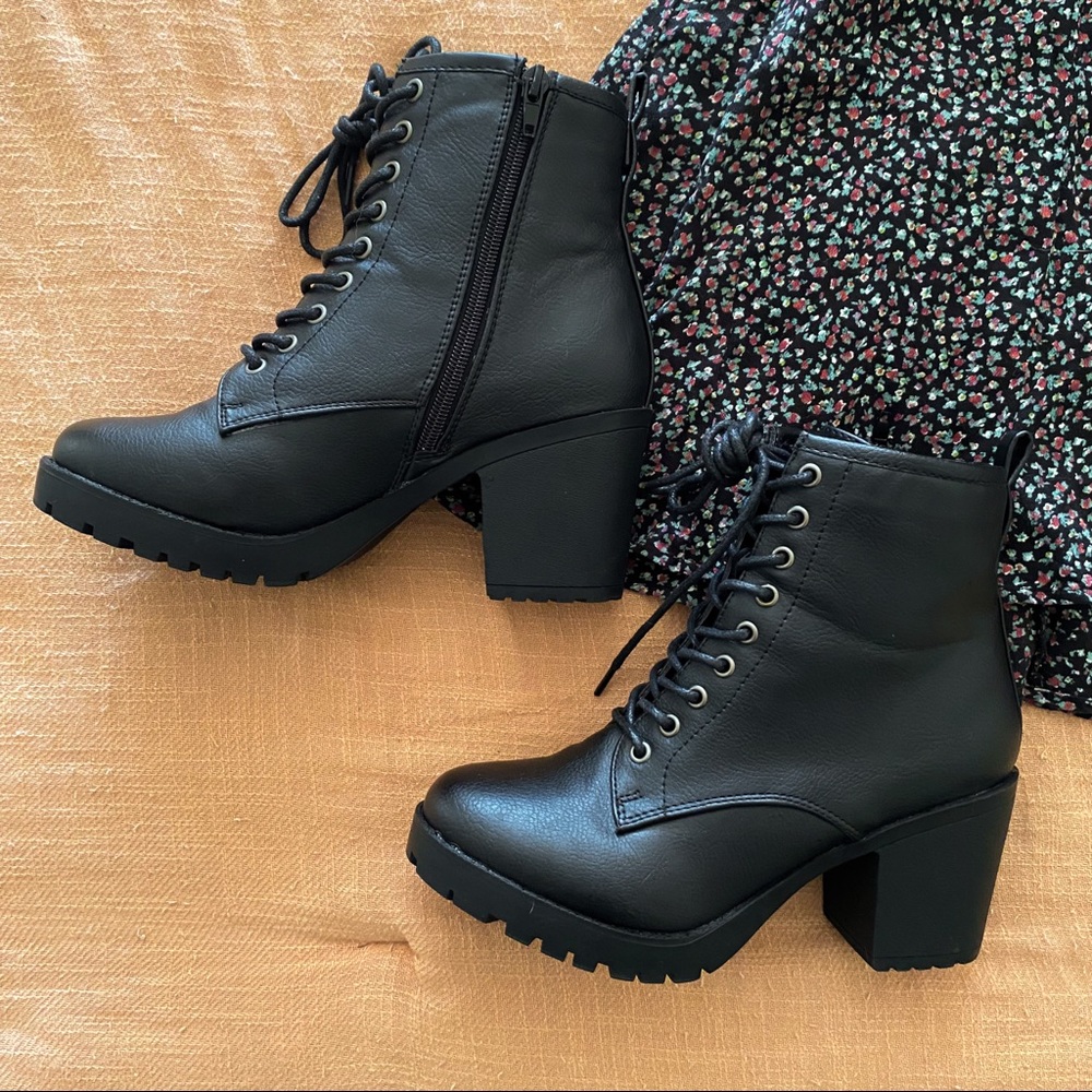 Black Lace Up Booties / Size 7